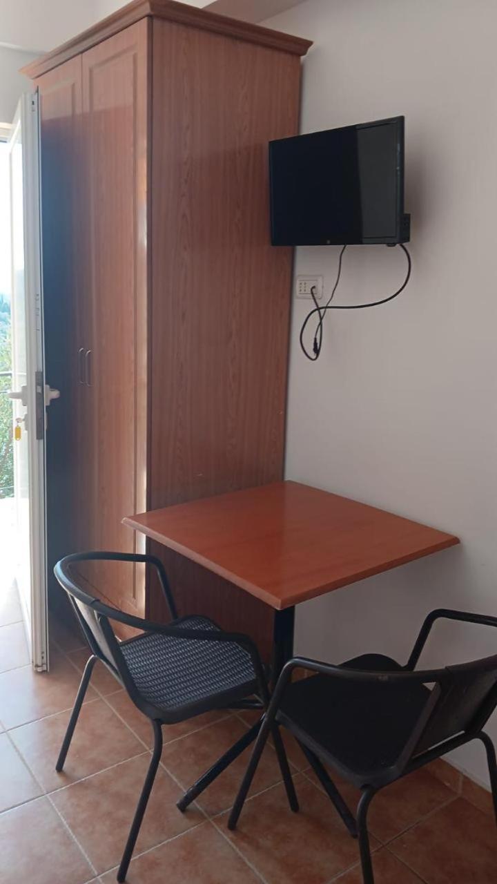 Guesthouse Mateo Dhërmi Δωμάτιο φωτογραφία